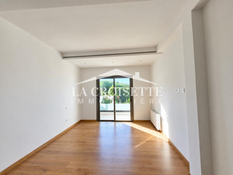 Duplex S+4 avec vue sur mer à Gammarth